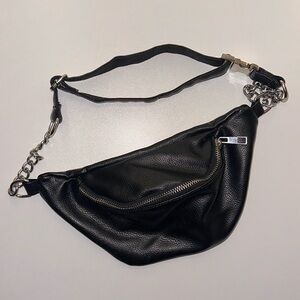 black crossover bag | princess polly